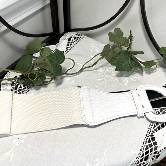 Stretch Cinch Belt, Size 35.5 x 3” - Picture 8 of 8